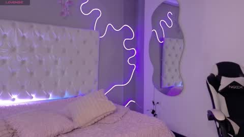 Snapshot of emma_visconti chatting on 01.19.26 emma_visconti online show from 01.19.26