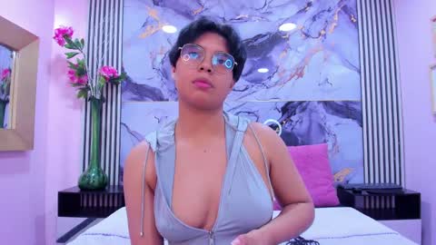 Emma  online show from 09.24.25