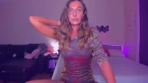 Snapshot of emmaabramson chatting on 09.16.25 Emma online show from 09.16.25