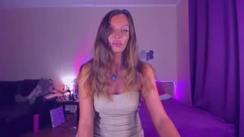 Snapshot of emmaabramson chatting on 10.17.25 Emma online show from 10.17.25