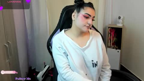 Snapshot of emmaamartinez chatting on 10.30.25 modelo independente online show from 10.30.25