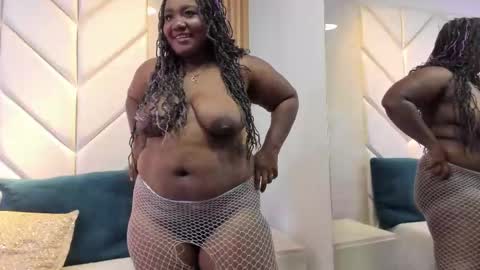 Snapshot of emmabrantt_ chatting on 10.30.25 EmmaBrantt online show from 10.30.25