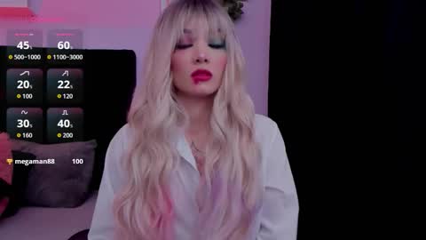 Snapshot of emmabridgerton chatting on 10.14.25 Emma online show from 10.14.25