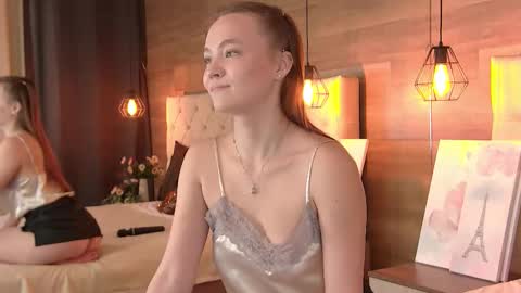 Snapshot of emmacamm chatting on 10.19.25 EmmaCamm online show from 10.19.25