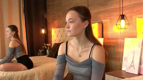 Snapshot of emmacamm chatting on 11.09.25 EmmaCamm online show from 11.09.25