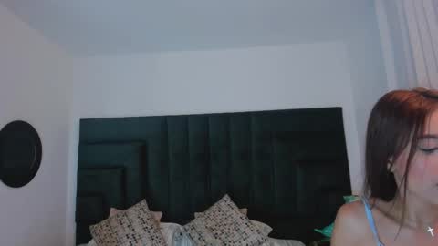 Snapshot of emmacarther chatting on 10.26.25 Emma online show from 10.26.25