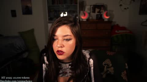 Snapshot of emmachoice chatting on 10.24.25 emmachoice online show from 10.24.25