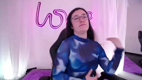 Emma Claire online show from 09.16.25