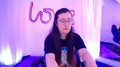 Emma Claire online show from 09.18.25