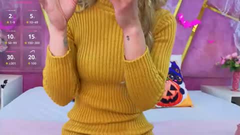 Snapshot of emmacortez chatting on 10.17.25 emma cortez online show from 10.17.25