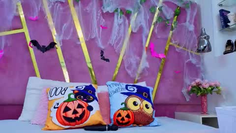 Snapshot of emmacortez chatting on 10.18.25 emma cortez online show from 10.18.25