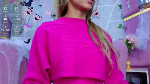 Snapshot of emmacortez chatting on 10.29.25 emma cortez online show from 10.29.25