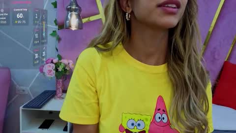 Snapshot of emmacortez chatting on 11.04.25 emma cortez online show from 11.04.25