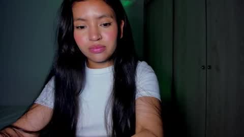 Emma independent model online show from 12.04.24
