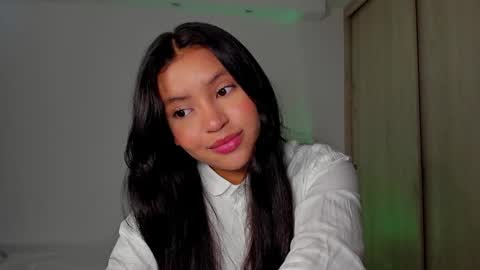 Emma independent model online show from 12.05.24