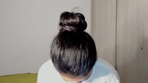 Emma independent model online show from 02.25.25