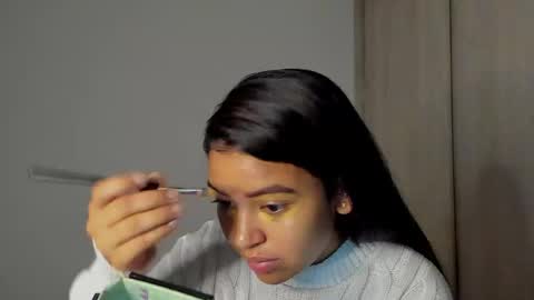 Emma independent model online show from 02.26.25