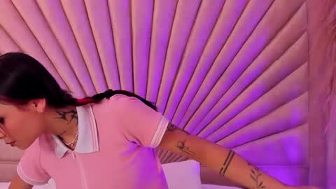 Snapshot of emmaduff_ chatting on 09.24.25 online show from 09.24.25