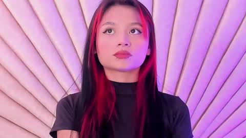 Snapshot of emmaduff_ chatting on 09.29.25 online show from 09.29.25