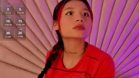 Snapshot of emmaduff_ chatting on 10.06.25 online show from 10.06.25