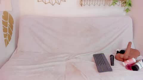 Emma Duque online show from 10.16.25