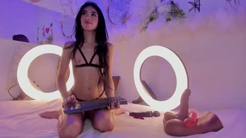 Emma Duque online show from 11.30.25