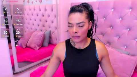 emmaebony_ online show from 04.14.26