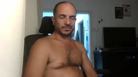 Snapshot of emmagold123 chatting on 10.03.25 Ariel online show from 10.03.25