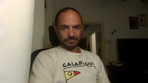 Snapshot of emmagold123 chatting on 10.12.25 Ariel online show from 10.12.25