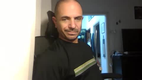 Snapshot of emmagold123 chatting on 11.03.25 Ariel online show from 11.03.25