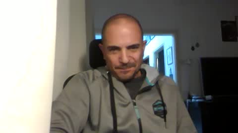 Snapshot of emmagold123 chatting on 11.09.25 Ariel online show from 11.09.25