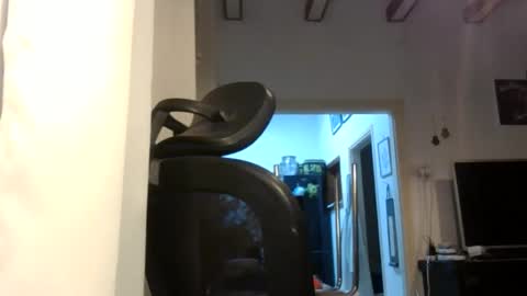 Snapshot of emmagold123 chatting on 11.11.25 Ariel online show from 11.11.25