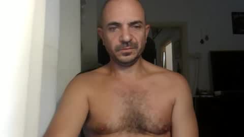 Snapshot of emmagold123 chatting on 11.14.25 Ariel online show from 11.14.25