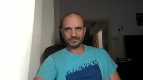 Snapshot of emmagold123 chatting on 11.15.25 Ariel online show from 11.15.25