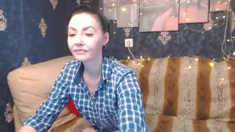 Snapshot of emmagoldx chatting on 12.15.24 EmmaGoldX online show from 12.15.24