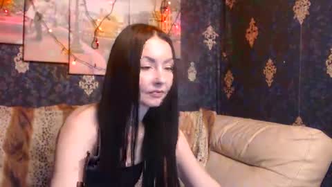 Snapshot of emmagoldx chatting on 02.02.25 EmmaGoldX online show from 02.02.25