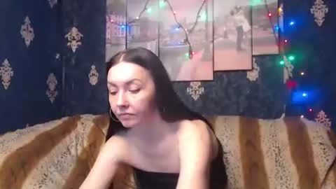 Snapshot of emmagoldx chatting on 03.05.25 EmmaGoldX online show from 03.05.25