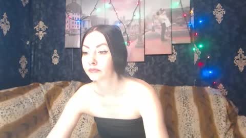 Snapshot of emmagoldx chatting on 03.06.25 EmmaGoldX online show from 03.06.25