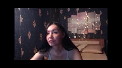 Snapshot of emmagoldx chatting on 10.19.25 EmmaGoldX online show from 10.19.25