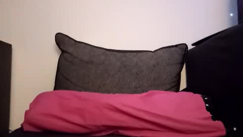 Snapshot of emmakros chatting on 09.27.25 emmakros online show from 09.27.25