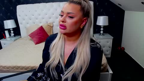 Emma Mavis online show from 01.21.25