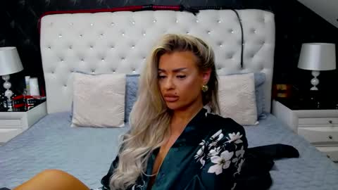 Emma Mavis online show from 05.14.26