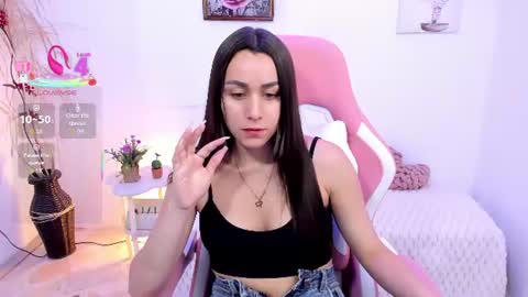 Snapshot of emmamyers_ chatting on 06.27.26 Emma online show from 06.27.26