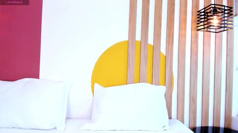 Snapshot of emmanaughty_ chatting on 11.05.25 emmanaughty_ online show from 11.05.25