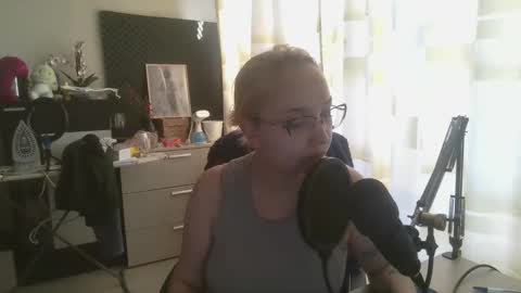 Snapshot of emmanoir_ chatting on 02.22.25 emmanoir_ online show from 02.22.25