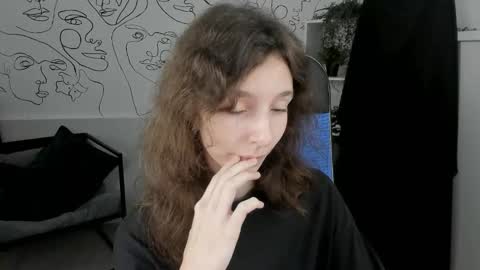 Snapshot of emmanuellbrown chatting on 09.10.25 emmanuellbrown online show from 09.10.25