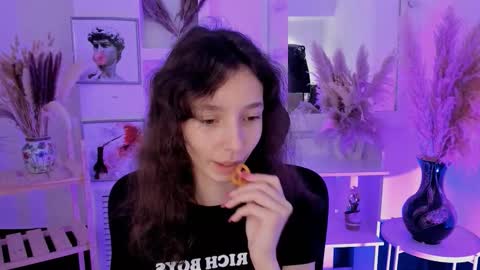 Snapshot of emmanuellbrown chatting on 09.30.25 emmanuellbrown online show from 09.30.25