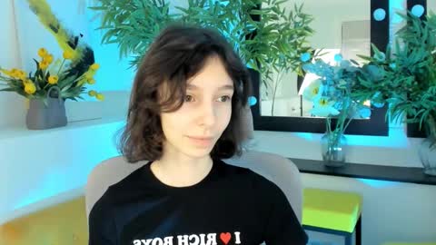 Snapshot of emmanuellbrown chatting on 11.12.25 emmanuellbrown online show from 11.12.25