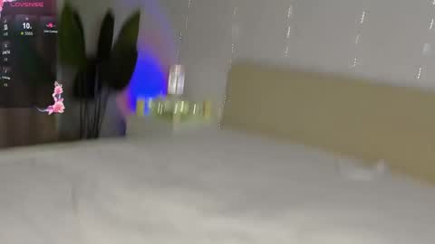 emmanuelleee online show from 01.05.26