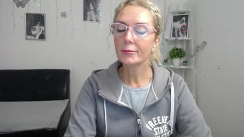 Emma online show from 10.12.25